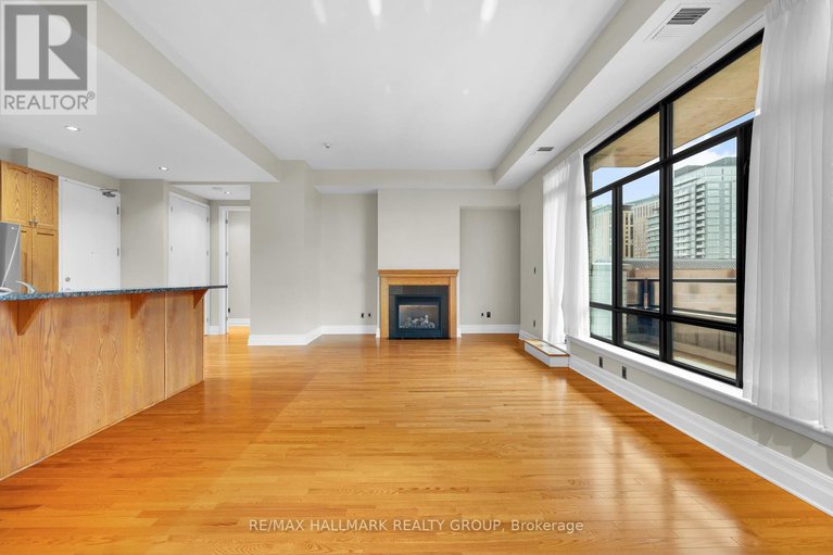 28579122/ph5-330-loretta-avenue-s/west-centre-town/ottawa/ontario/K1S4E8_15