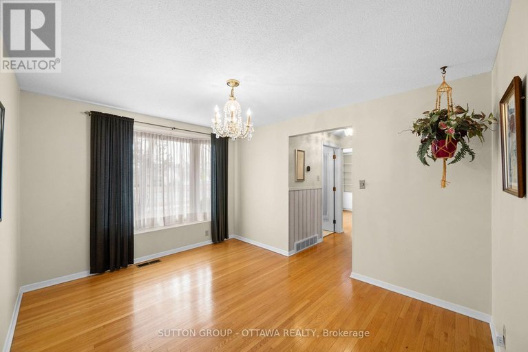 29556235/2391-ogilvie-road/beacon-hill-north/ottawa/ontario/K1J7N4_10