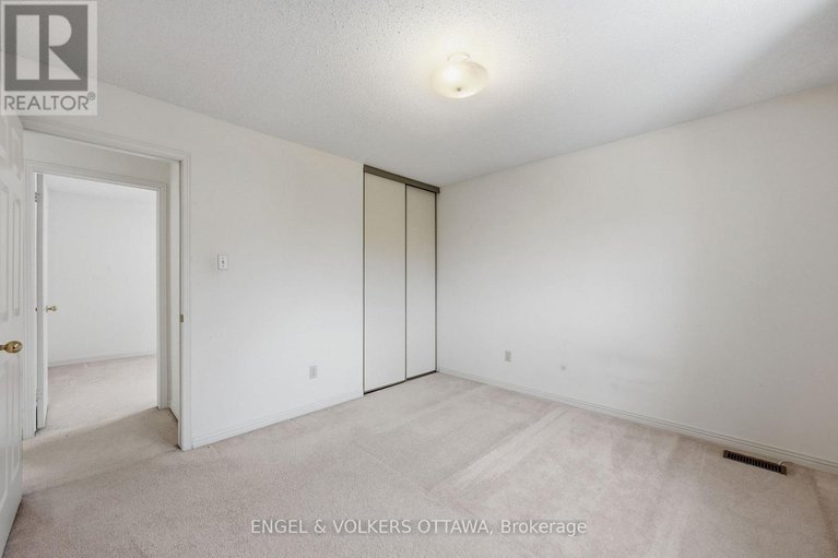 29484139/591-merkley-drive/fallingbrookpineridge/ottawa/ontario/K4A1S3_23