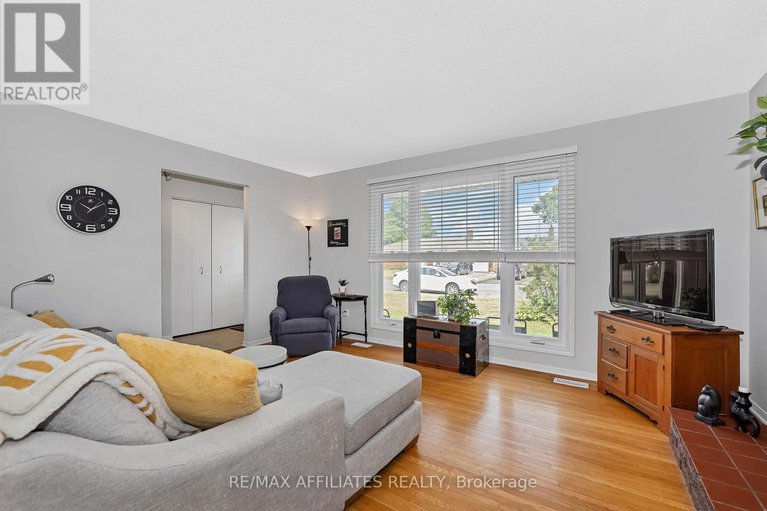 28804573/11-tripp-crescent/pheasant-run/ottawa/ontario/K2J1C5_6