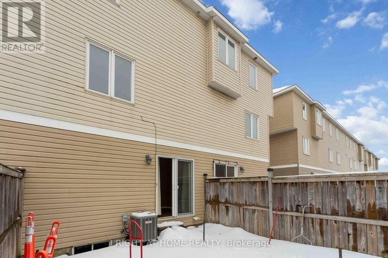 29253967/364-moffatt-pond-court/cedargrovefraserdale/ottawa/ontario/K2J0C7_29