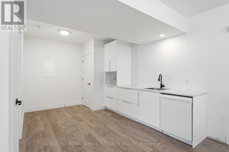 29663854/984-watson-street/fairfield-heights/ottawa/ontario/K2B6C2_44