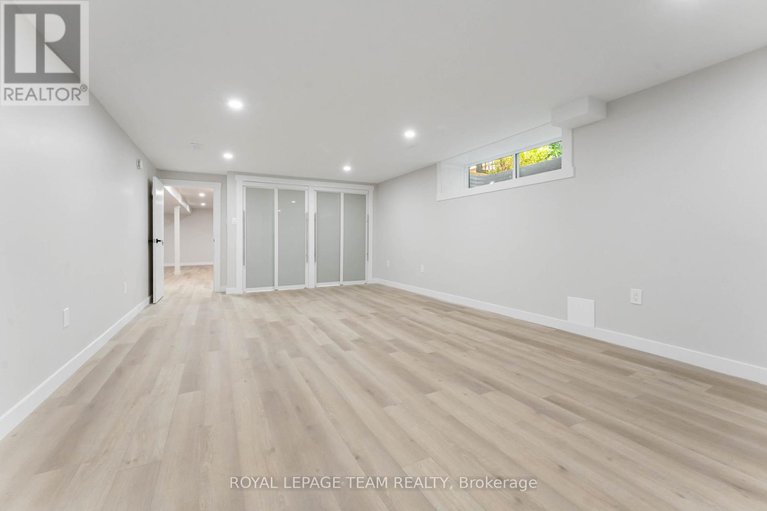 29148358/15-leacock-drive/beaverbrook/ottawa/ontario/K2K1R6_35