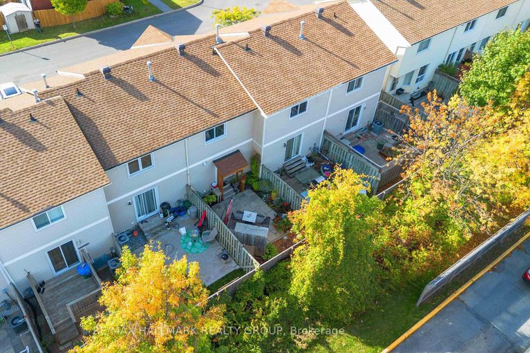 29217152/32-941-cookshire-crescent/fallingbrookridgemount/ottawa/ontario/K4A3K4_39