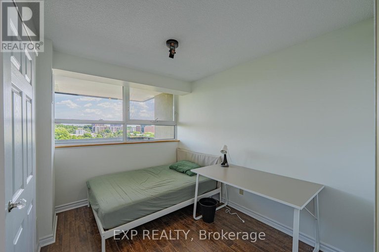 28557945/1111-555-brittany-drive/viscount-alexander-park/ottawa/ontario/K1K4C5_32