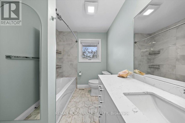 29447126/21-turtleback-way-drive/stittsville-south/ottawa/ontario/K2S1P8_47