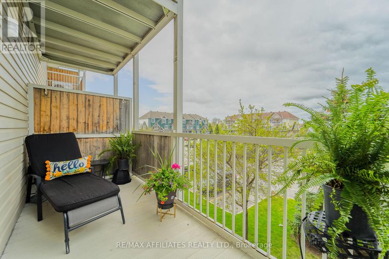 28288908/318-crownridge-drive-n/emerald-meadowstrailwest/ottawa/ontario/K2M3A5_14