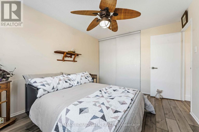 29341768/13-corley-private/heron-gateindustrial-park/ottawa/ontario/K1V8T7_14