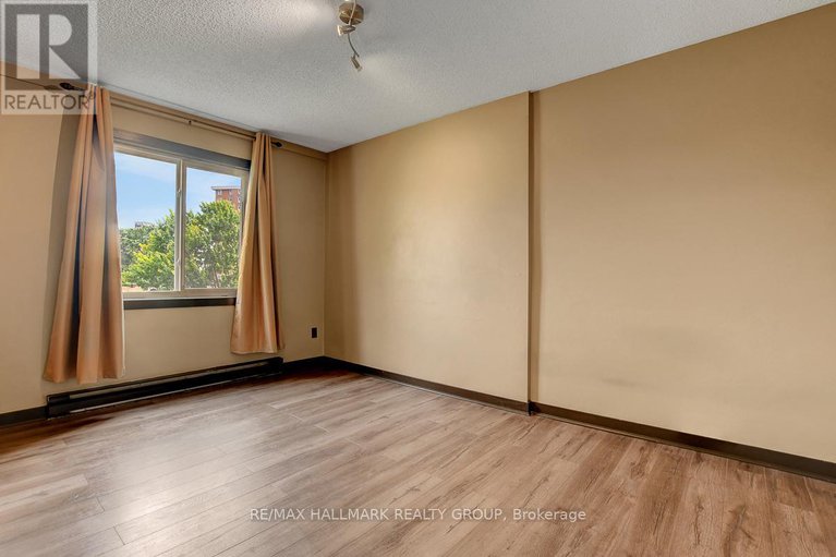 28825537/401c-2041-arrowsmith-drive/beacon-hill-south/ottawa/ontario/K1J7V7_14