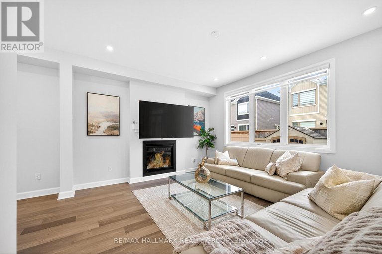 29383277/232-aquarium-avenue/avalon-west/ottawa/ontario/K4A1K7_5