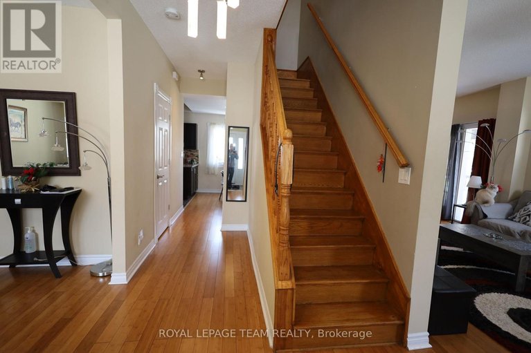 29451027/2194-niagara-drive/applewood-acres/ottawa/ontario/K1H6L2_10