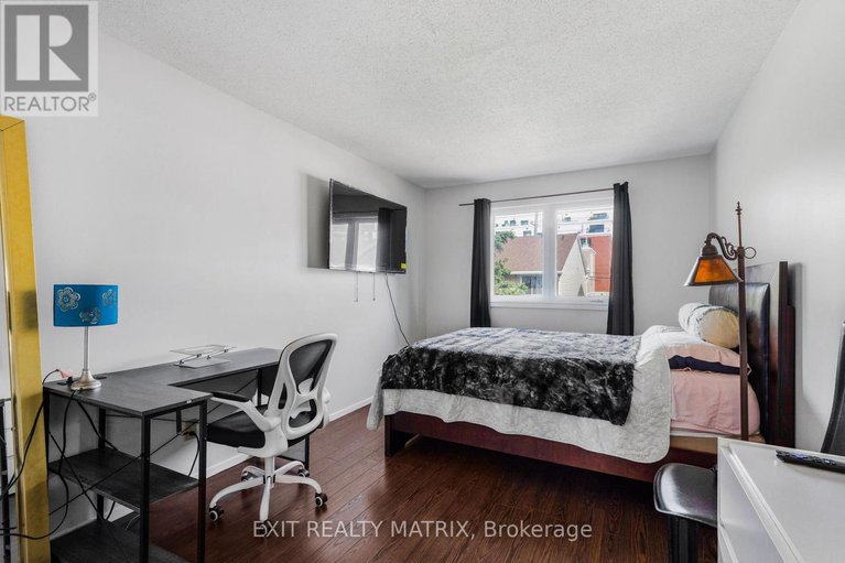 28853609/26-42-oakhaven-private/overbrookcastle-heights/ottawa/ontario/K1K4K1_19