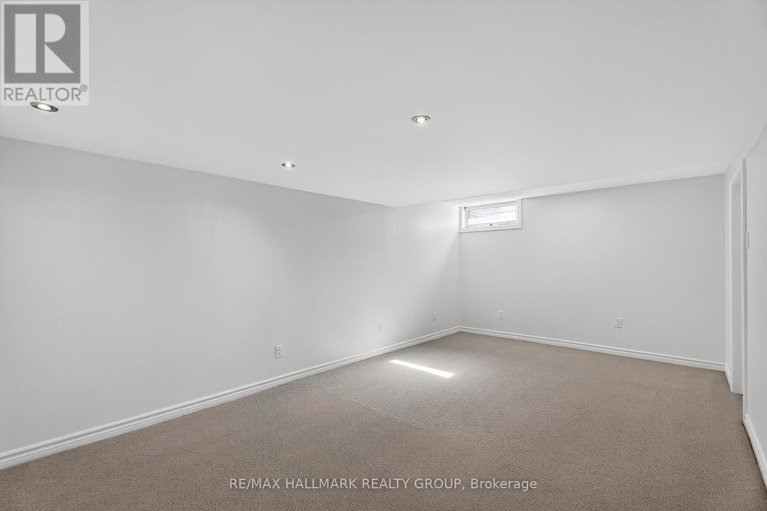 29036689/3921c-old-richmond-road/arbeatha-park/ottawa/ontario/K2H8T9_29