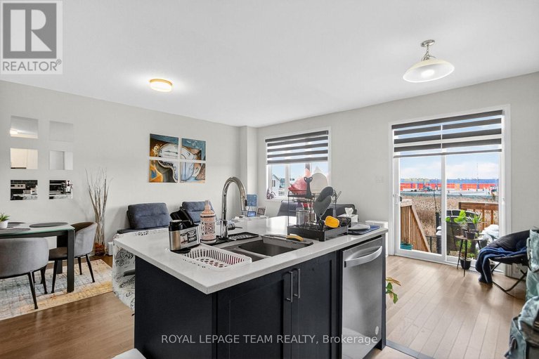 29348581/136-main-halyard-lane/half-moon-bay/ottawa/ontario/K2J7B5_12