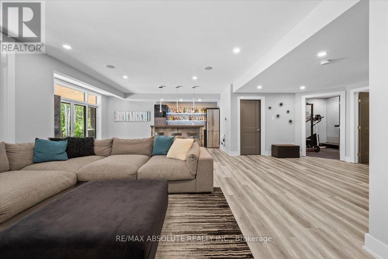 28693954/144-derbeyshire-street/kanata-north-west/ottawa/ontario/K2W0E7_38