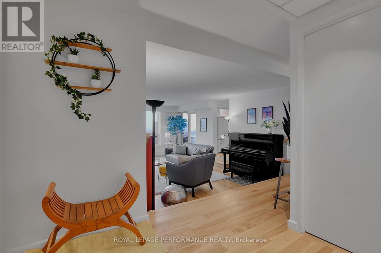 29385970/905-373-laurier-avenue-e/sandy-hill/ottawa/ontario/K1N8X6_4