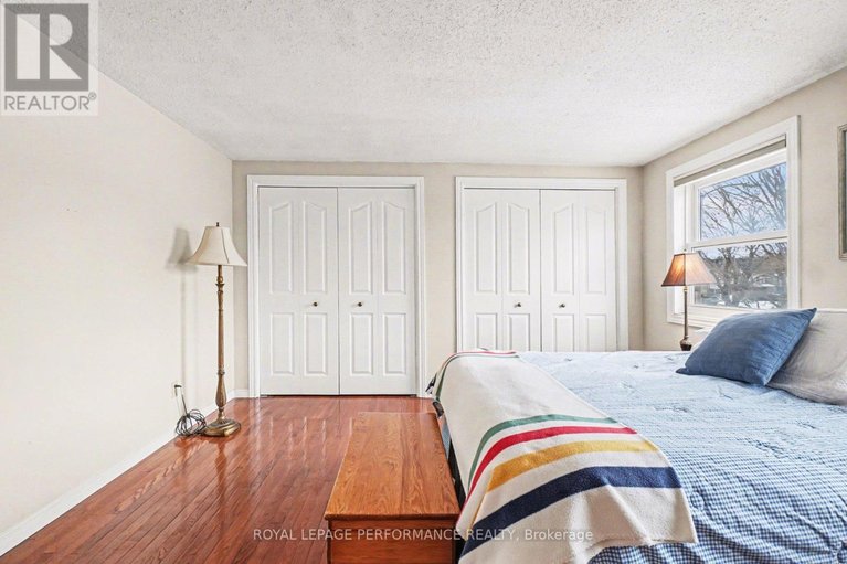 29484795/299-mockingbird-drive/chatelaine-village/ottawa/ontario/K1E2A4_20