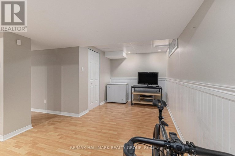 28754000/68-hewitt-court/katimavik/ottawa/ontario/K2L3R3_25
