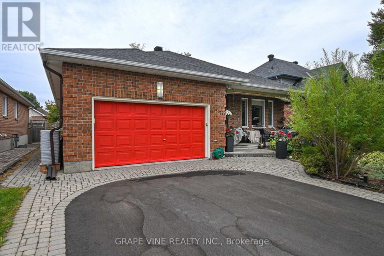 28980767/777-rolling-river-crescent/riverside-southgloucester-glen/ottawa/ontario/K1V1M2_1