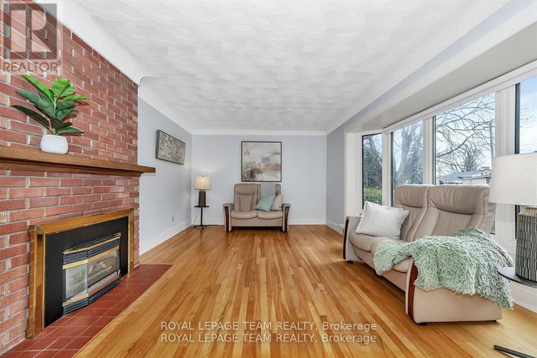 28367532/2099-balharrie-avenue-s/hawthorne-meadows/ottawa/ontario/K1G1G4_2