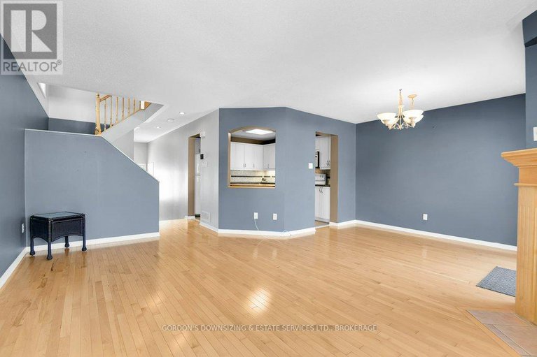 29228348/6370-sablewood-place/chapel-hill/ottawa/ontario/K1C7M3_9