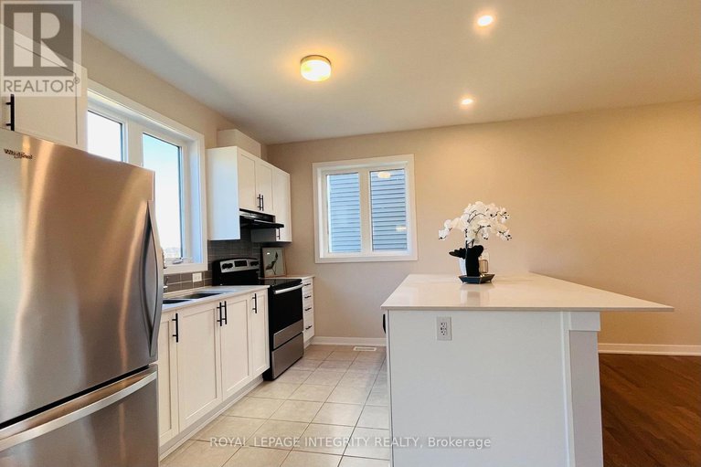 28795491/324-canadensis-lane/half-moon-bay/ottawa/ontario/K2J6X8_21