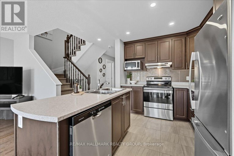 28911459/2354-marble-crescent/town-of-rockland/clarence-rockland/ontario/K4K0H1_7