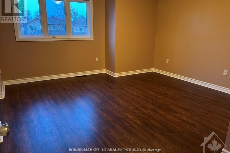 29319586/270-mica-crescent/town-of-rockland/clarence-rockland/ontario/K4K0E2_16