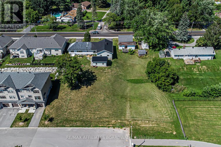 28700671/303-307-donald-b-munro-drive/carp/ottawa/ontario/K0A1L0_3