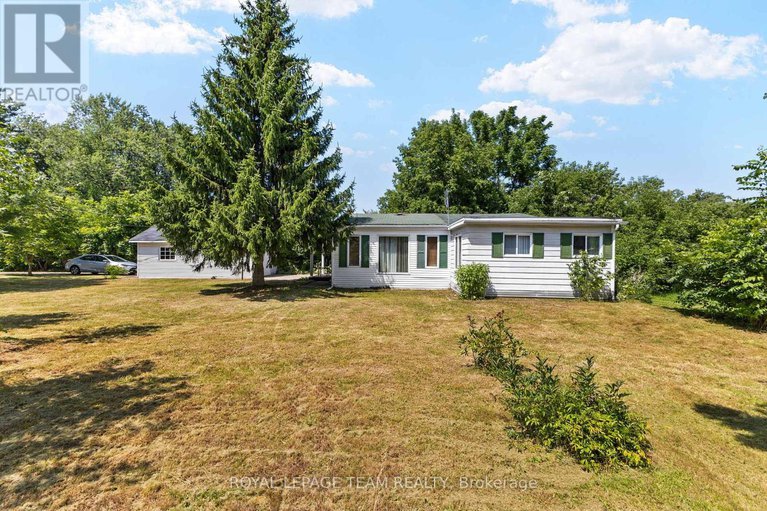 28716464/967-west-street-w/cumberland-village/ottawa/ontario/K4C1C6_15