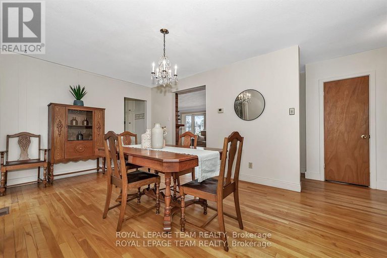 28367532/2099-balharrie-avenue-s/hawthorne-meadows/ottawa/ontario/K1G1G4_6