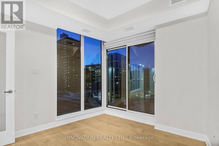 29410435/1203-40-nepean-street/ottawa-centre/ottawa/ontario/K2P0X5_15