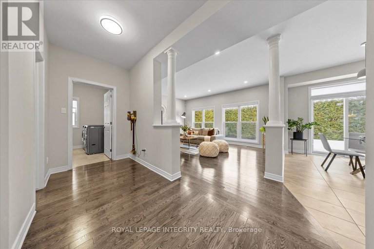 29259363/32-eliza-crescent/stittsville-south/ottawa/ontario/K2S2A3_5