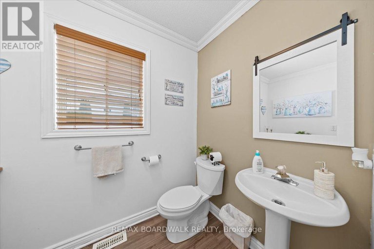 29372610/2285-cecile-crescent/town-of-rockland/clarence-rockland/ontario/K4K1S2_4