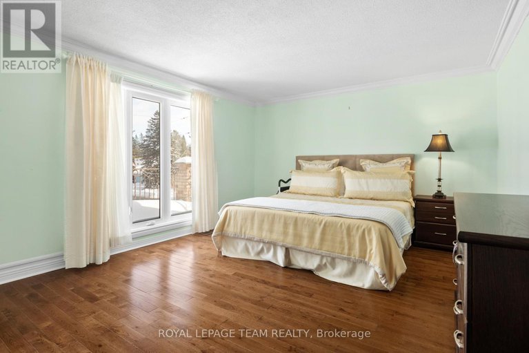 27932475/44-sycamore-drive/arbeatha-park/ottawa/ontario/K2H8K3_15