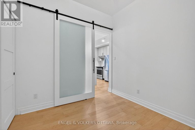 29124980/105-101-pinhey-street/hintonburg/ottawa/ontario/K1Y1T7_29