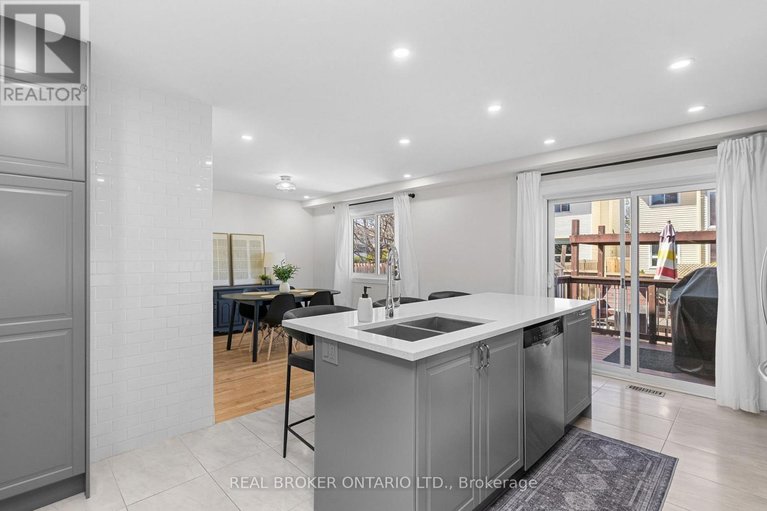 29653465/2058-wildflower-drive/queenswood-heights-south/ottawa/ontario/K1E3R3_17