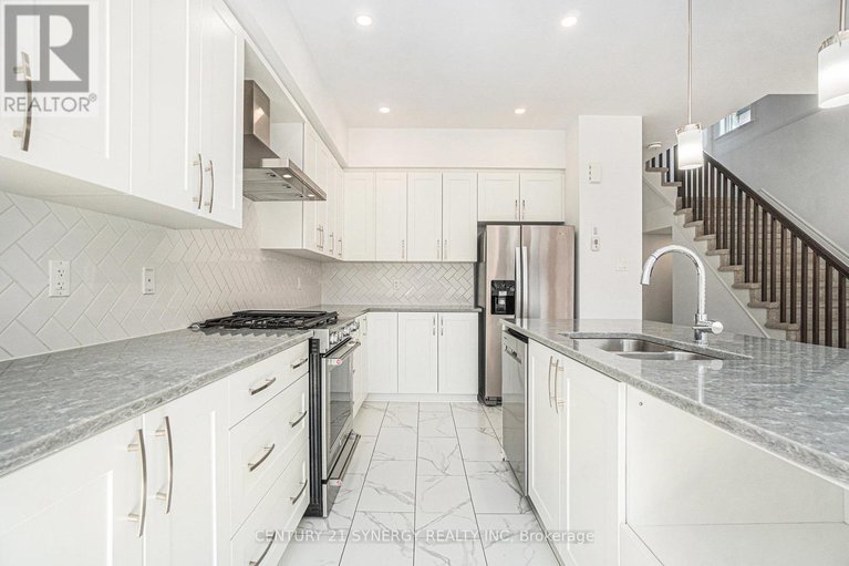 29031915/345-cornice-street/mer-bleuebradley-estatesanderson-park/ottawa/ontario/K4B1H9_10