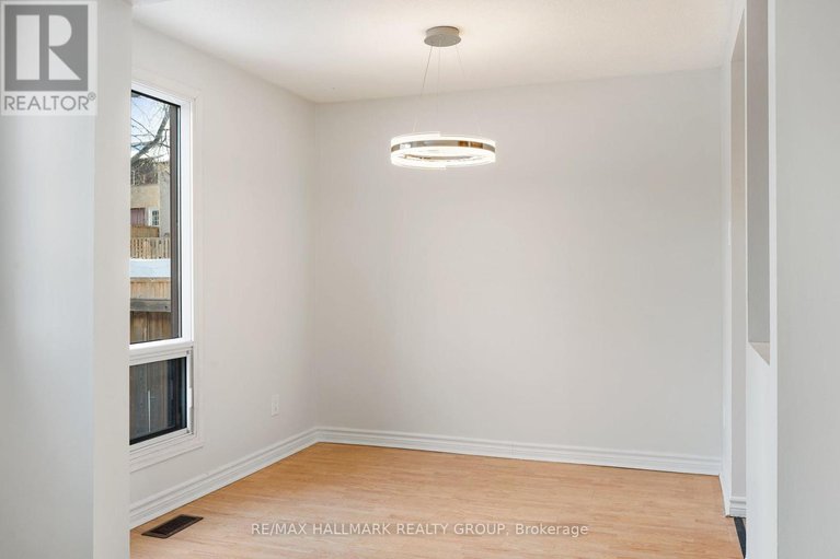 29385711/75-1348-bethamy-lane/beacon-hill-south/ottawa/ontario/K1J8P4_10