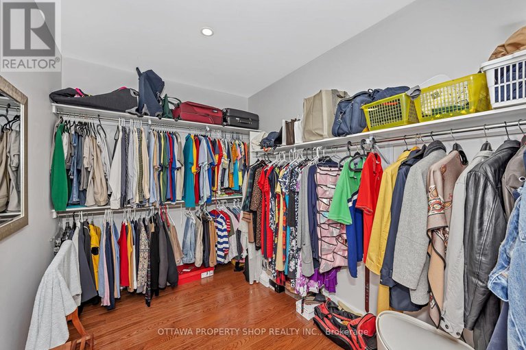 28399504/1355-mory-street/emerald-woodssawmill-creek/ottawa/ontario/K1T1C8_23