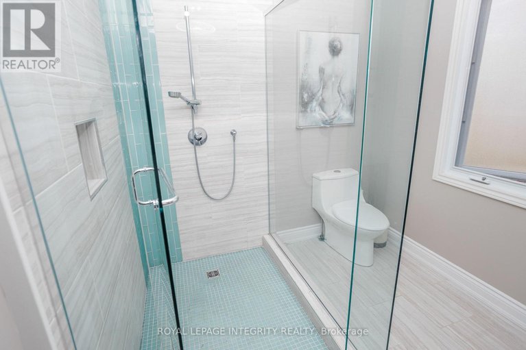 28979625/1055-plante-drive/hunt-clubwestern-community/ottawa/ontario/K1V9E5_18