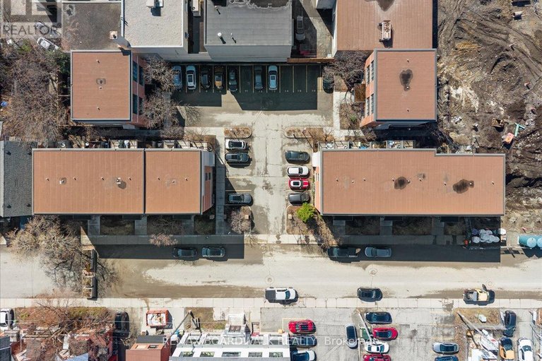 29654536/g-154-spruce-street/west-centre-town/ottawa/ontario/K1R6P2_32