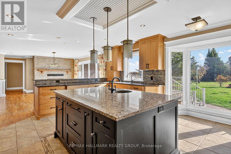 29085504/2772-harbison-road/rideau-twp-south-to-roger-stevens-drive/ottawa/ontario/K0A2Z0_24