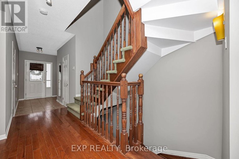 29225786/4596-ogilvie-walk-crescent/carson-grove/ottawa/ontario/K1J1G6_28