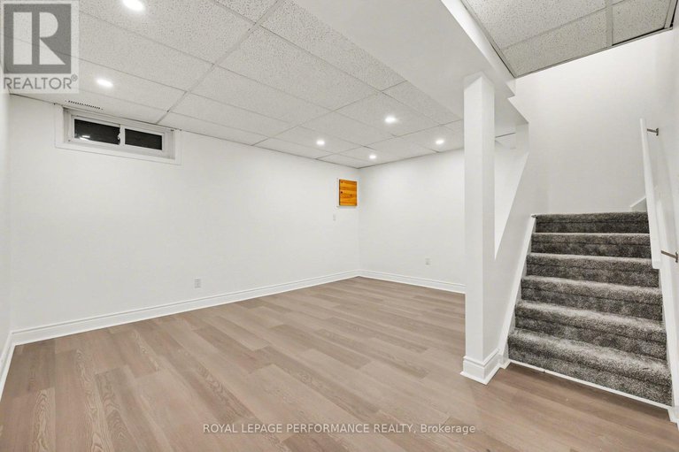 29425118/1584-feather-lane/sawmill-creektimbermill/ottawa/ontario/K1T1V4_29