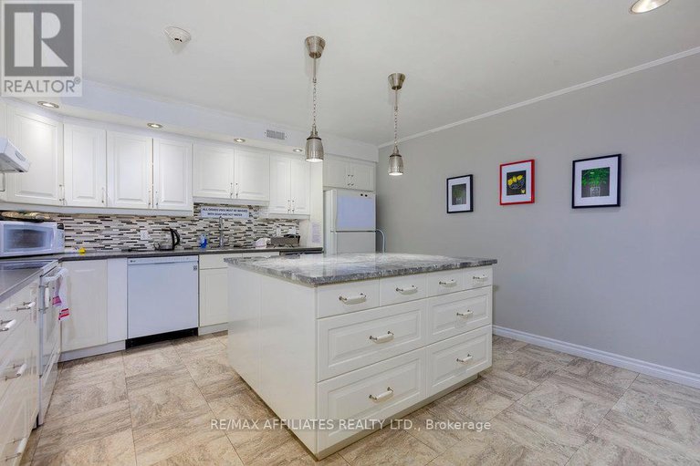 28466299/1705-1195-richmond-road/woodroffe/ottawa/ontario/K2B8E4_32