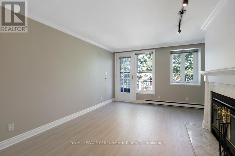 28821166/304-100-bruyere-street/lower-townbyward-market/ottawa/ontario/K1N5C6_18