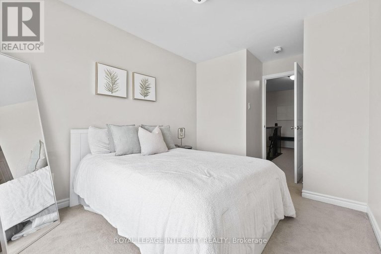 28756999/611-compass-street/mer-bleuebradley-estatesanderson-park/ottawa/ontario/K1W0J8_19
