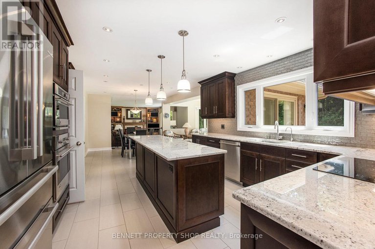 28689701/1410-sherruby-way/rural-kanata-central/ottawa/ontario/K2W1B1_8