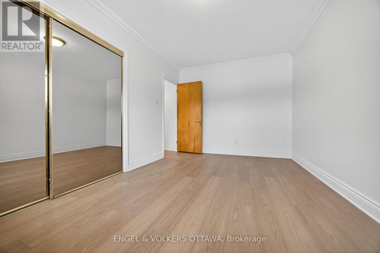 28908569/723-halstead-street/elmvale-acres/ottawa/ontario/K1G1M5_19